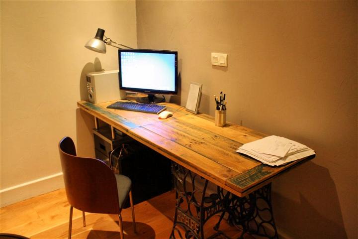 Pallet Wood Desk