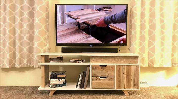 Mueble para TV de madera contrachapada y madera de palet recuperada