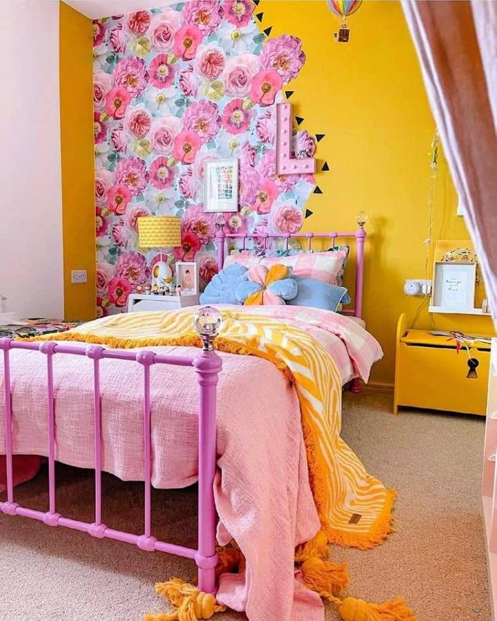 Pretty Teen Girl Bedroom