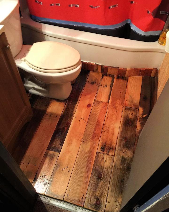 Recycle Pallet Bathroom Floor