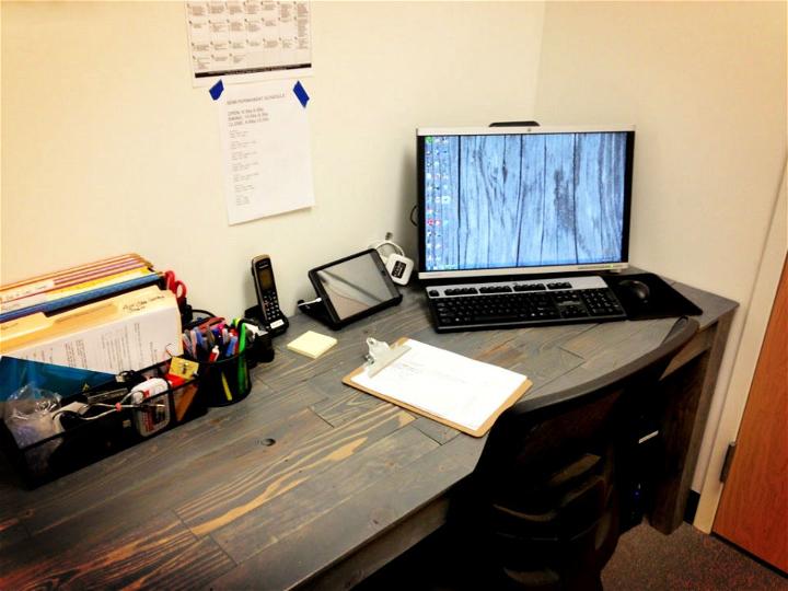 Recycled Pallet Wood Desk