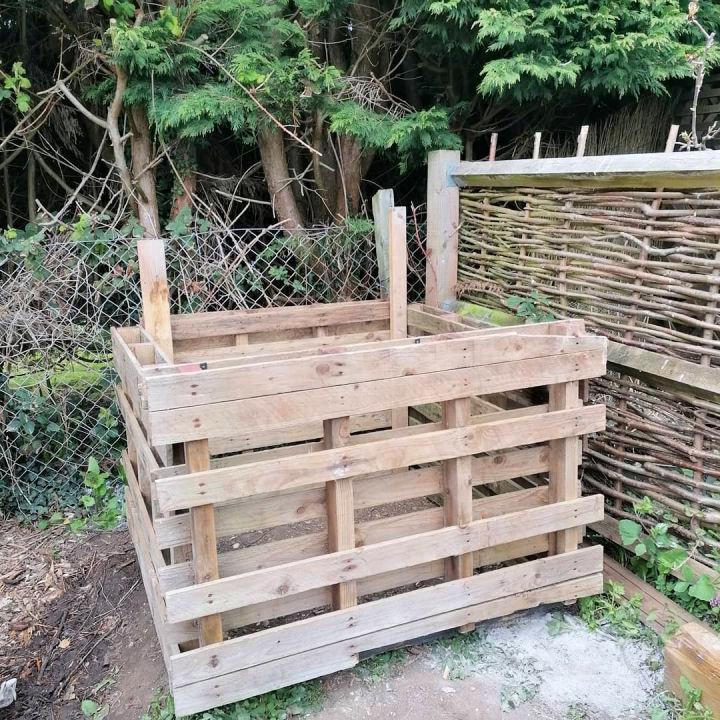 Simple Pallet Compost Bin For Free