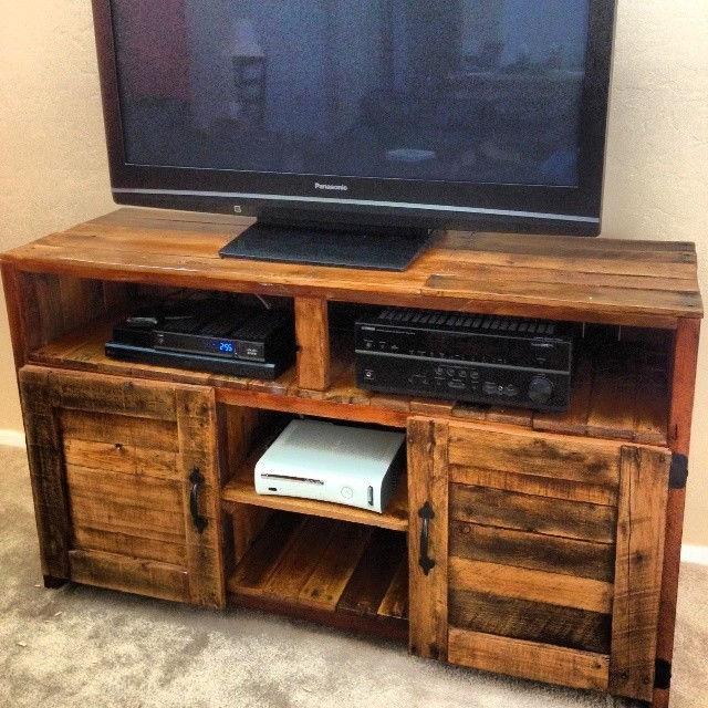 Simple Pallet TV Stand