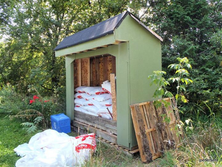 Storage Shed From Pallets