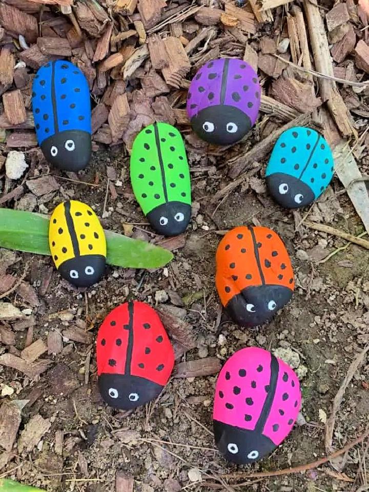 Super Easy Ladybug Rock Painting