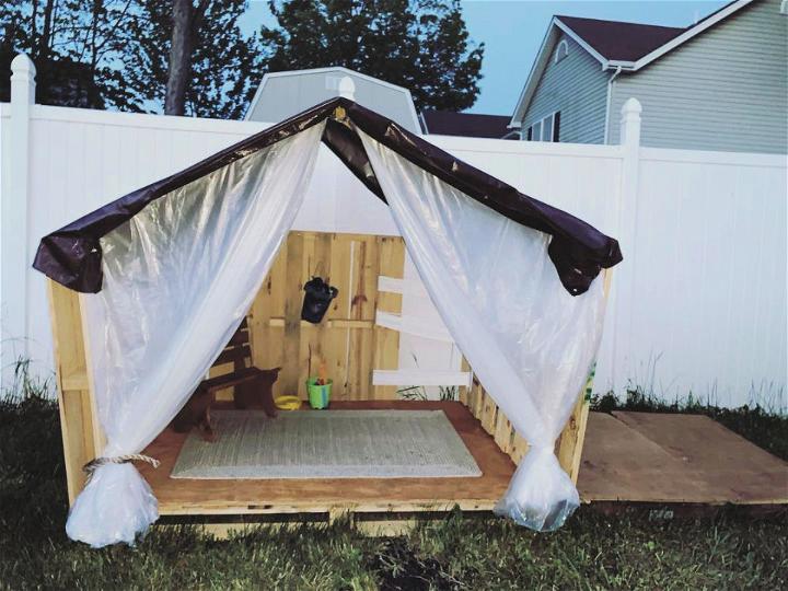 Traditional Pallet Playhouse