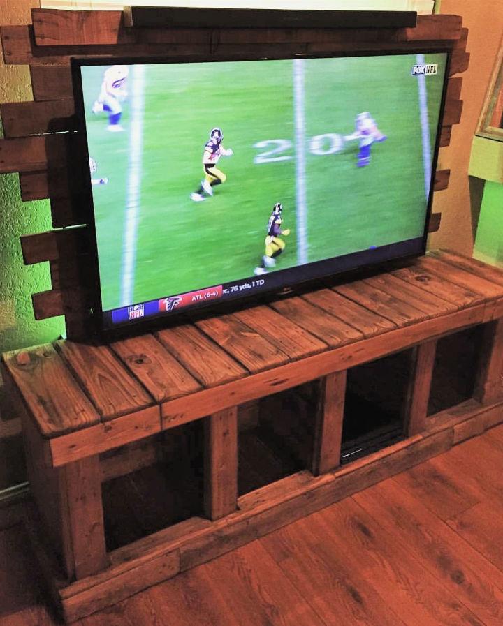 Turn Pallets Into Tv Stand