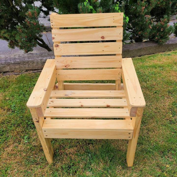 Turned Pallets Into Chair