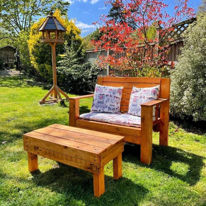 Ultimate Pallet Outdoor Table