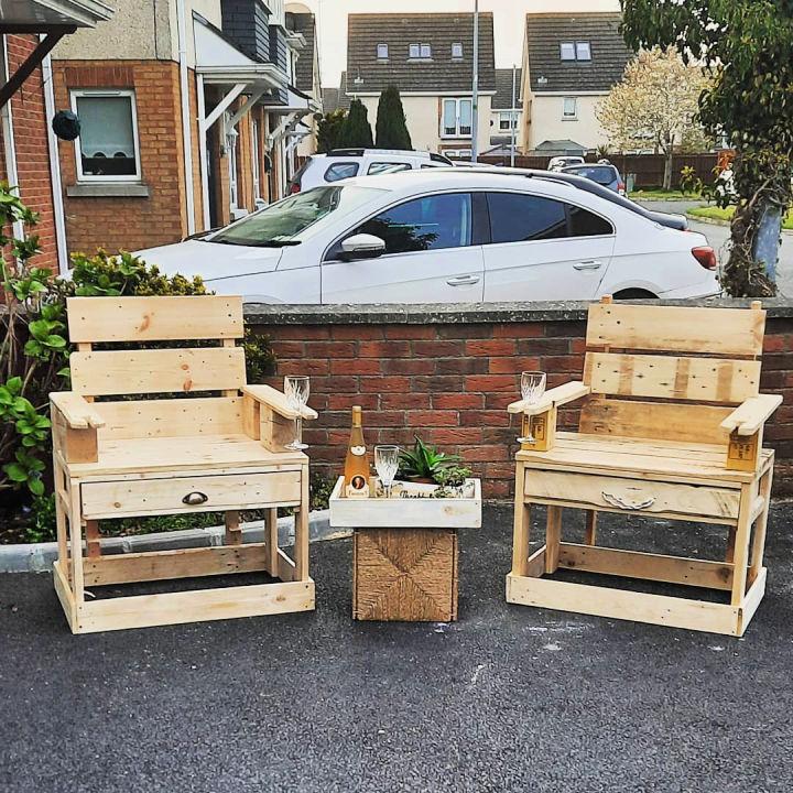 Upcycle Pallets Chairs