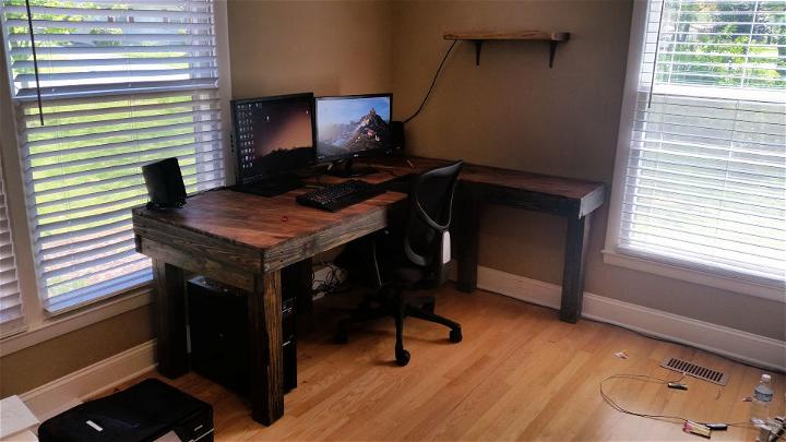 Wood Pallet Corner Desk