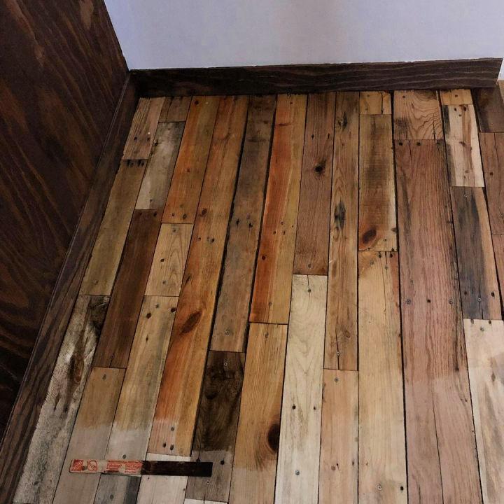 Wooden Pallet Floor