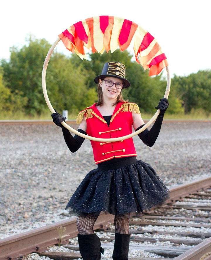 20 DIY Circus Costume Ideas For Family This Halloween