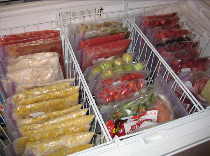 Organizing the Freezer Using Ziploc Bags