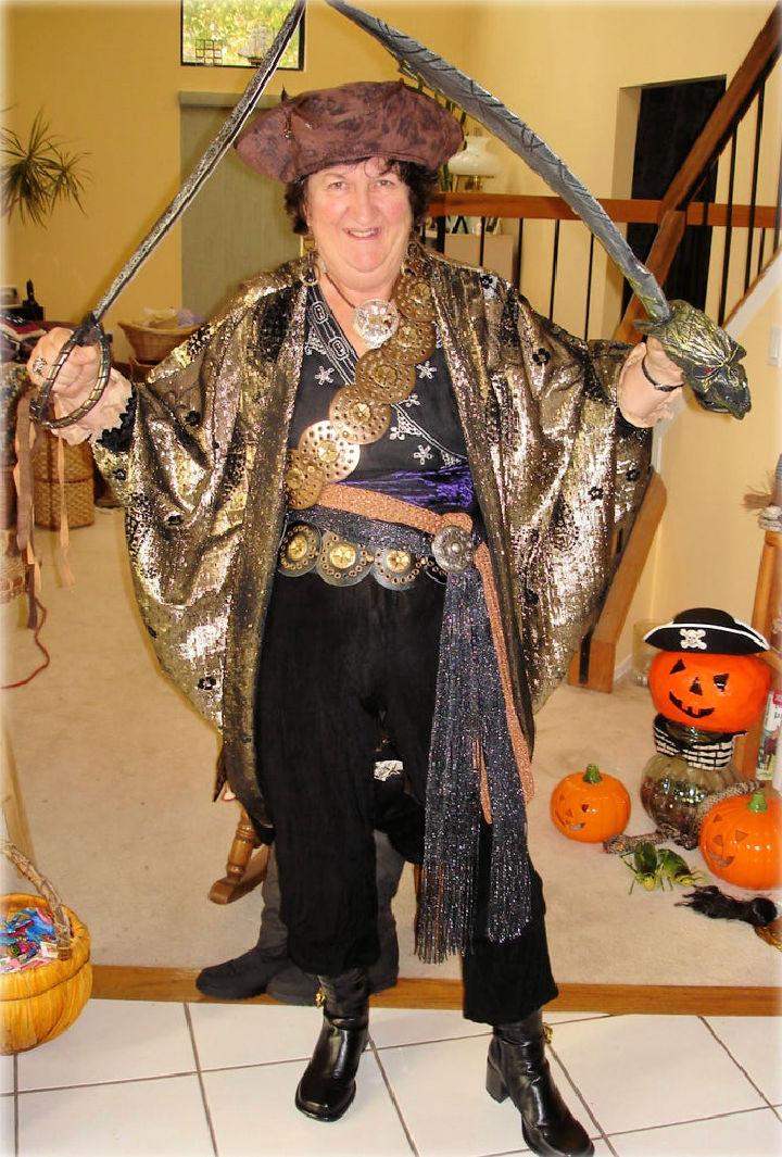 Women Pirate Costume for Halloween