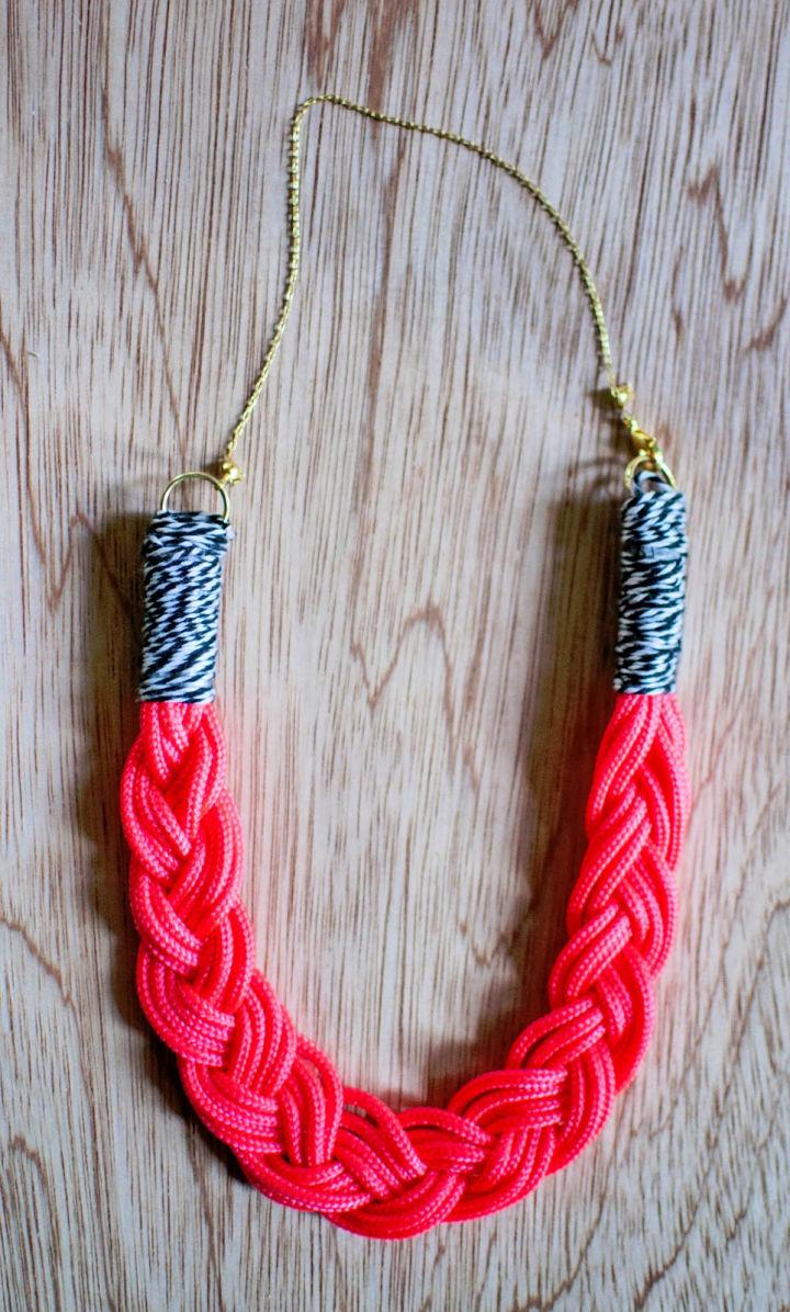Braided Paracord Necklace – Free Pattern