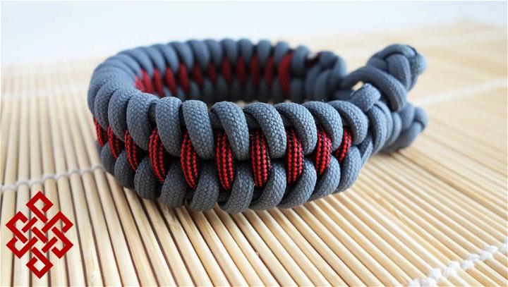 Heart stitched paracord bracelet - Paracord guild