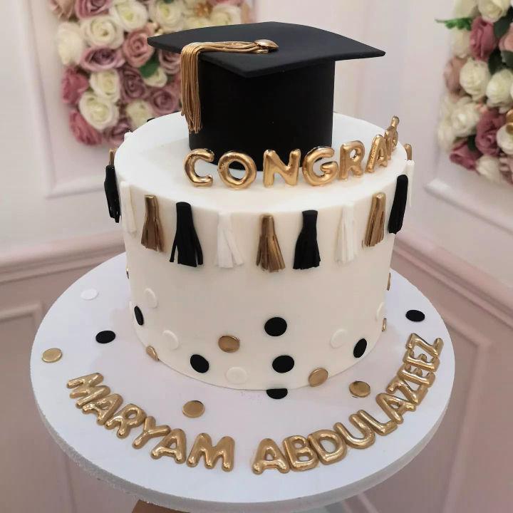 Cake Decoration for Graduation