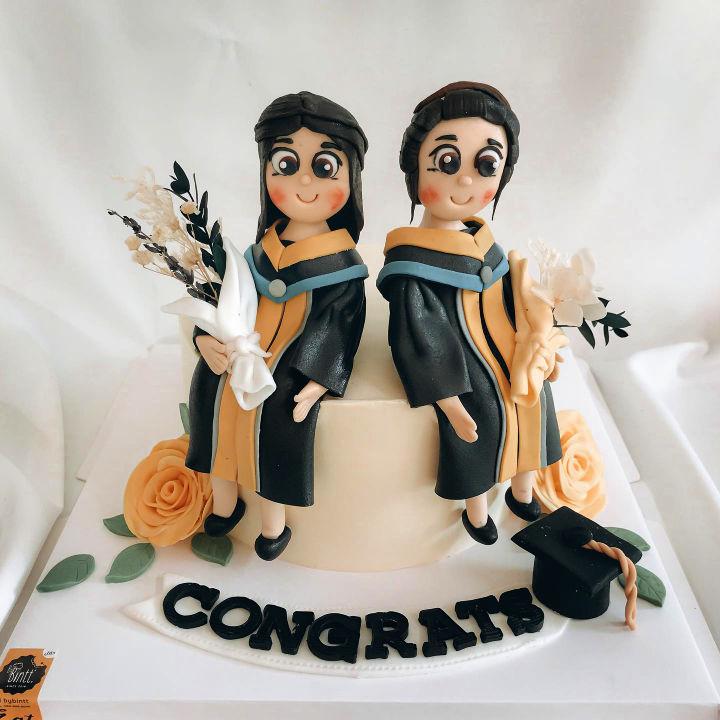 Cool Graduation Cake For Girls