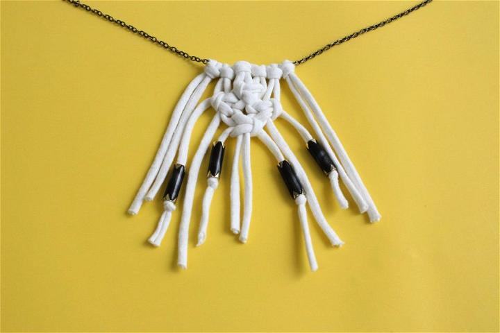 Simple DIY Macrame Necklace