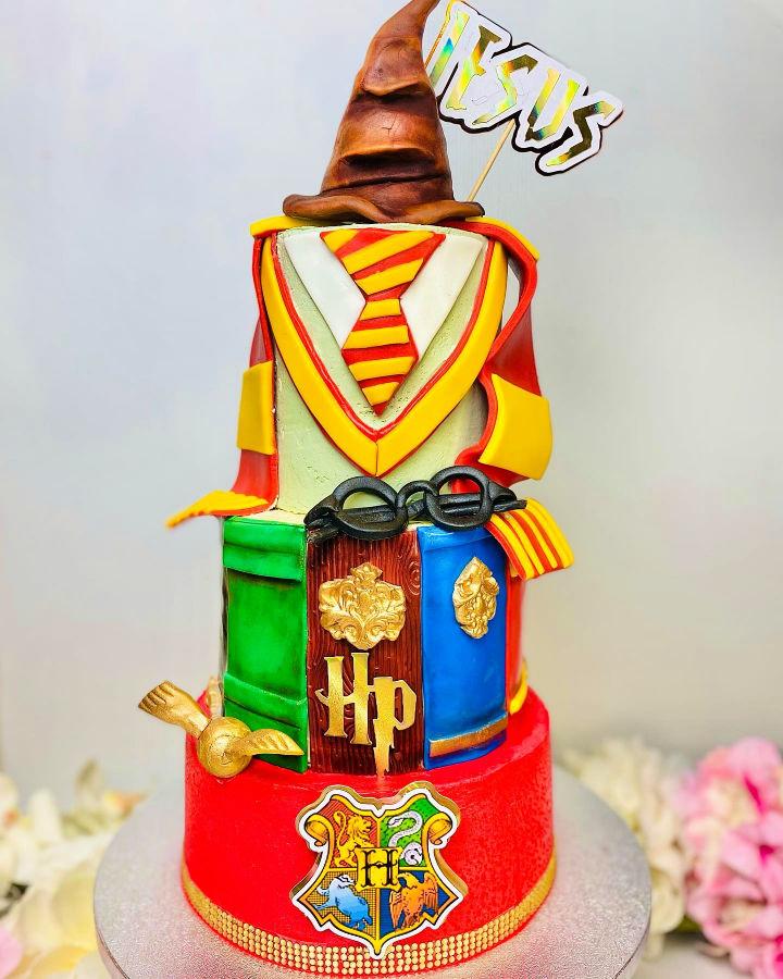 Beautiful Harry Potter Cake