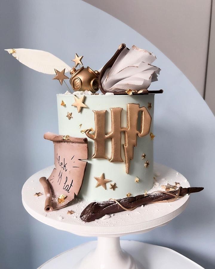 Harry Potter Cake Decorating