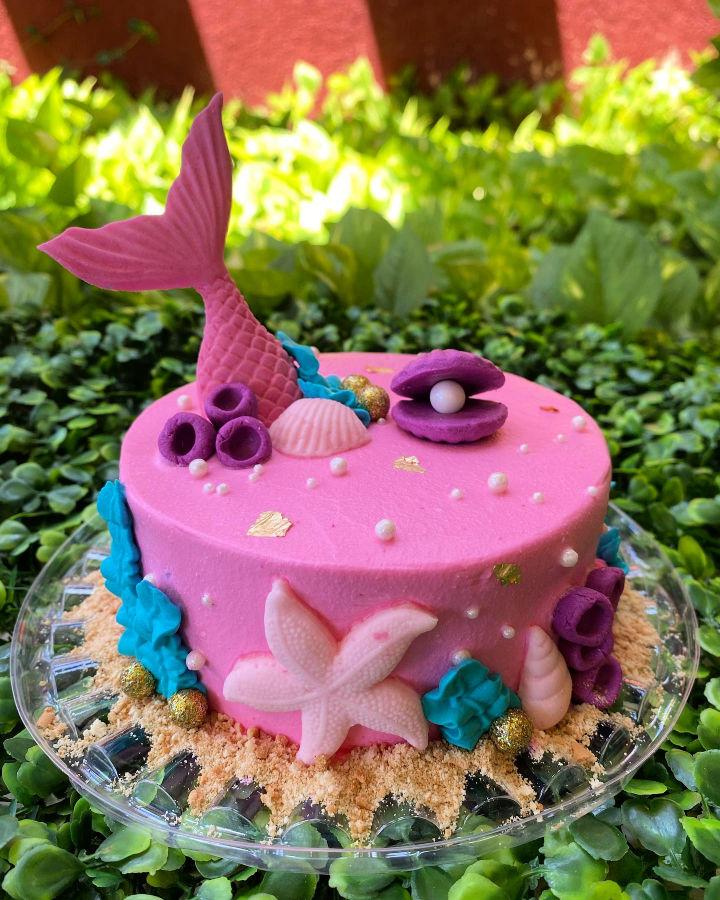 Simple Mini Mermaid Cake
