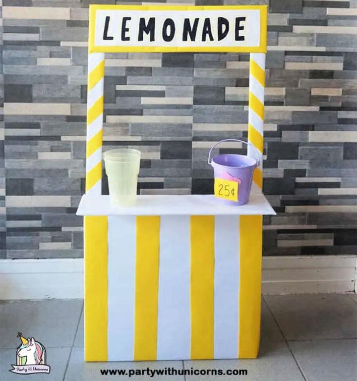 DIY Cardboard Lemonade Stand