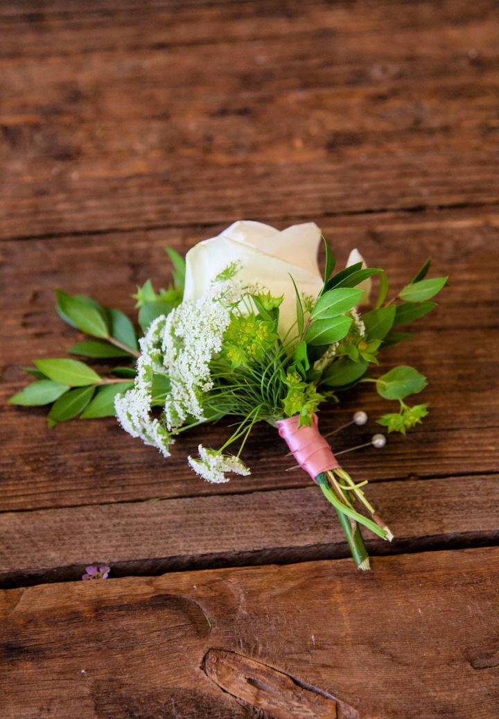 How to Make a Boutonniere and Corsage
