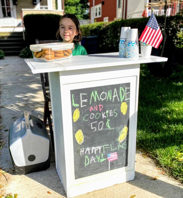 Lemonade Stand From an Old Kitchen Cabinet