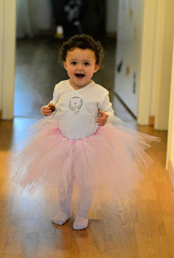 Make a Tutu Skirt for Your Daughter