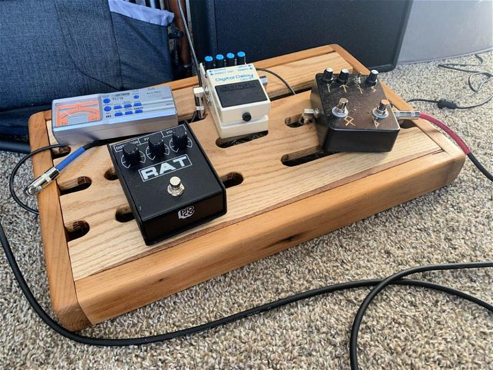 Wooden Pedalboard for Beginners