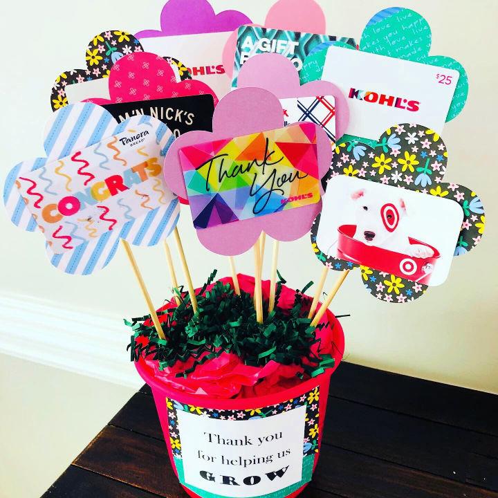 Making a Gift Card Bouquet