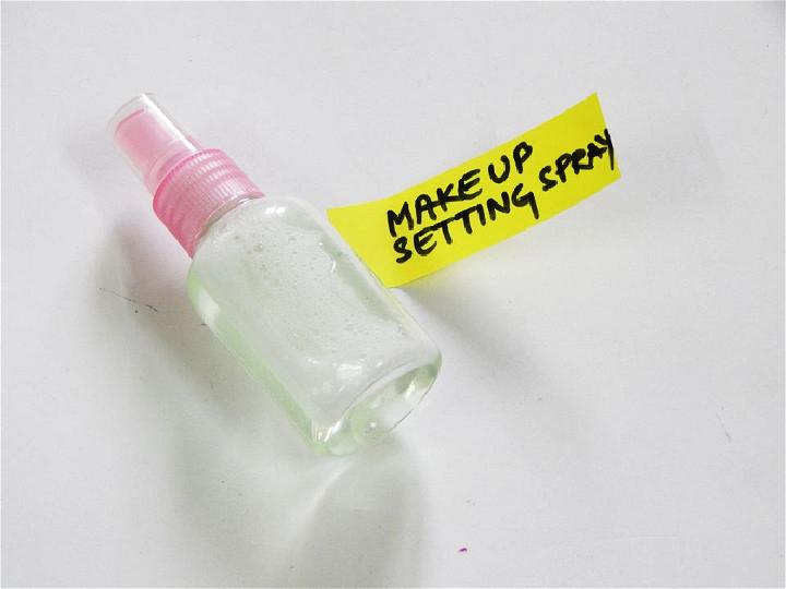 Makeup Setting Spray Using Aloe Vera