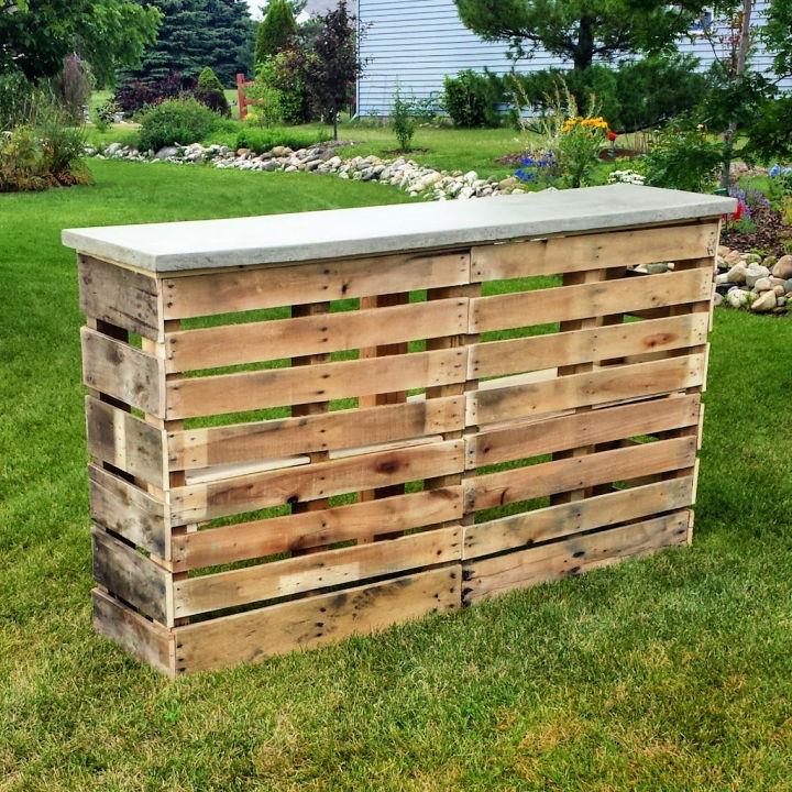 Patio Pallet Bar With Concrete Top