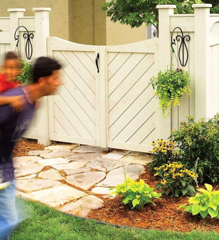 Durable and Good Looking Fence Gate Design