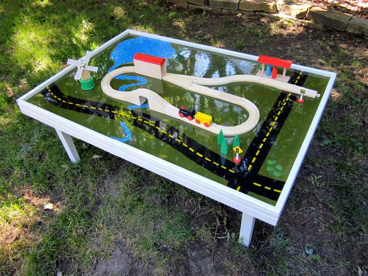 Building a Toy Train Table