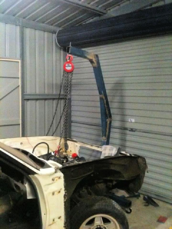 Cheap DIY Engine Hoist Frame