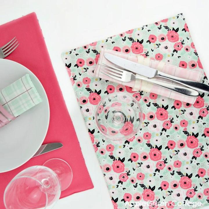 DIY Reversible Placemats in 30 Minutes