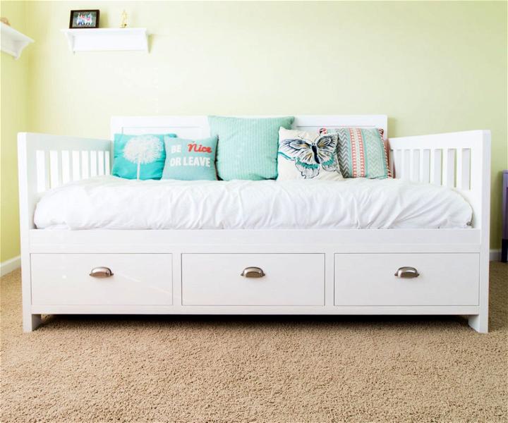 How to Build a Daybed With Storage