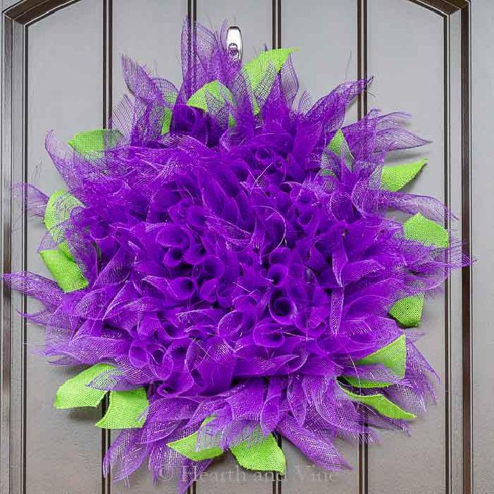 Dahlia Deco Mesh Wreath with 5.5 Inch Ribbon