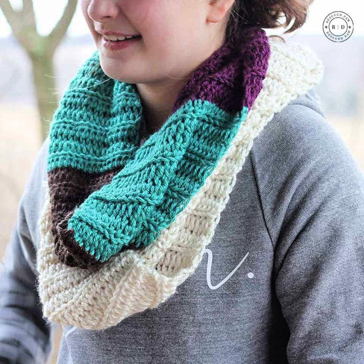 Crochet Color Blocked Infinity Scarf - Free Pattern