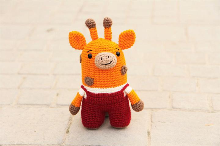 Crochet Gifa the Giraffe - Free PDF Pattern