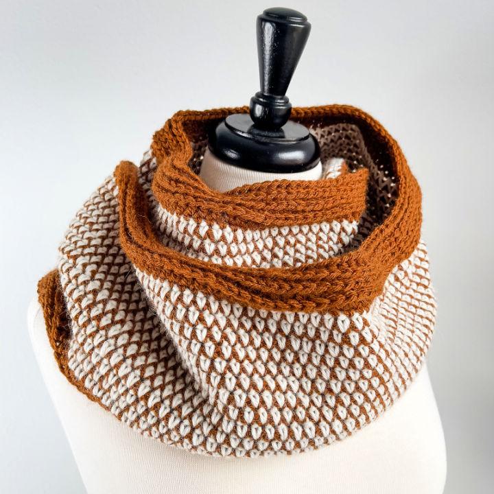 Beautiful Crochet Macchiato Infinity Scarf Pattern