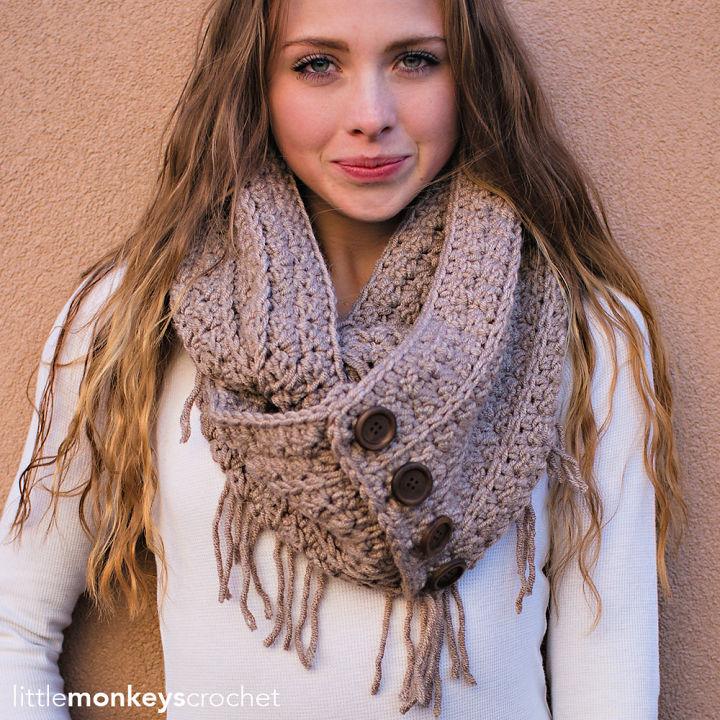 Crocheting a Rustic Fringe Infinity Scarf - Free Pattern