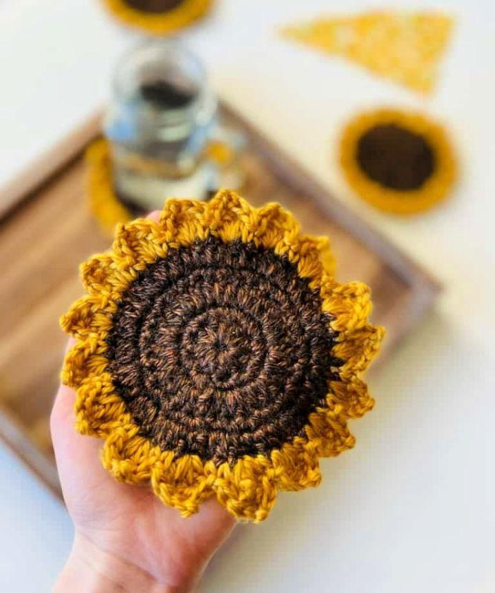 Crocheting a Sunflower Coaster in 20 Minutes