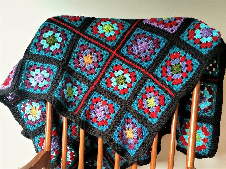 Crochet Vintage Granny Square Blanket Pattern