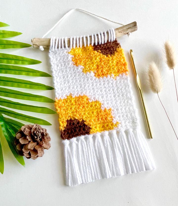 Crochet the Teeny Weanie Sunflower Wall Hanging