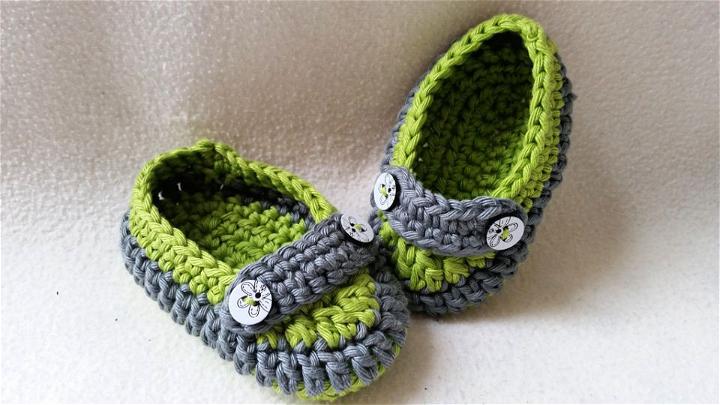 Free Crochet Baby Moccasins Pattern