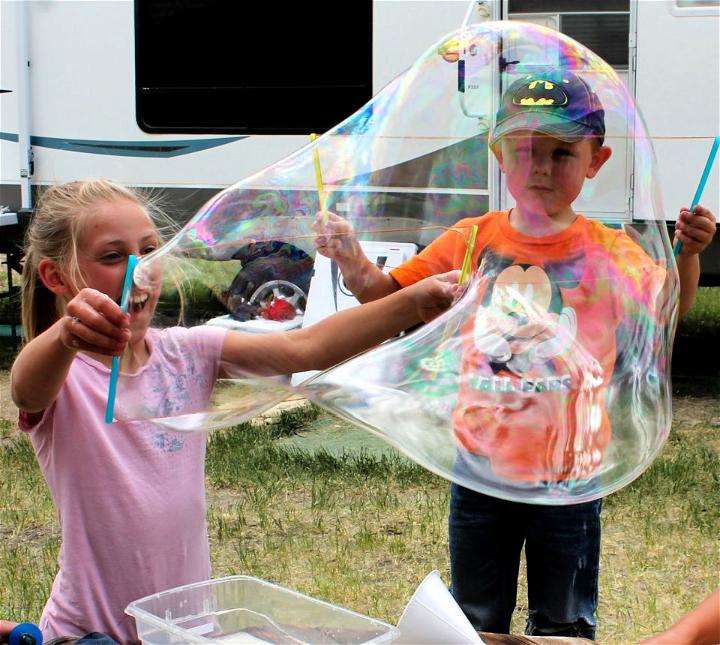 Fun DIY Giant Bubble Wand